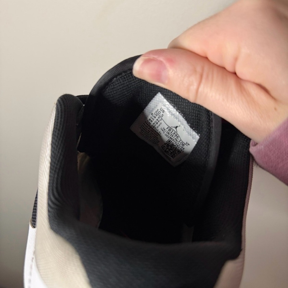 Size 10.5 - Air Jordan Stay Loyal 3 White Black - Picture 7 of 7
